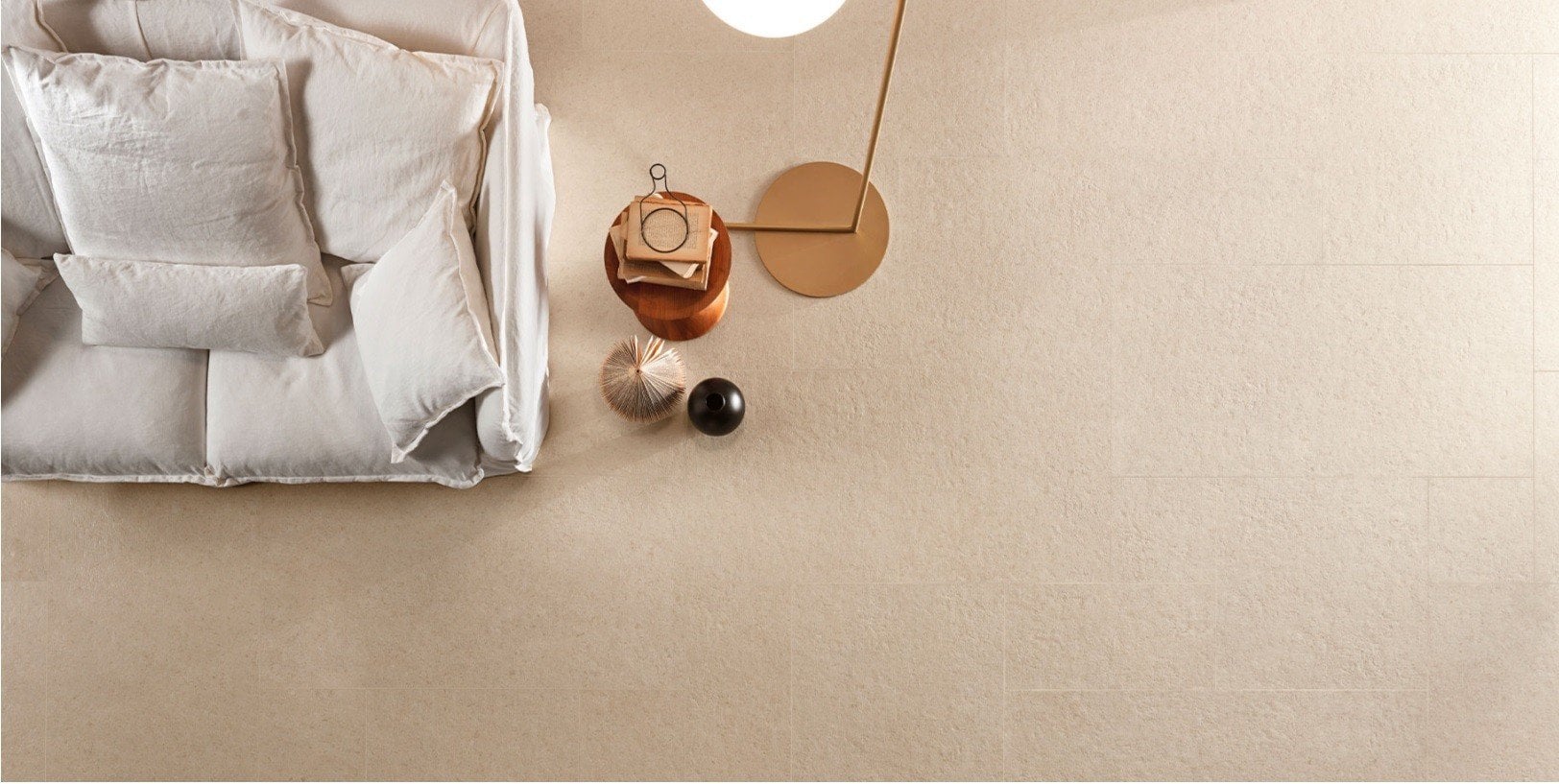 Living seren cu tonuri calde | Inspirație Baie Modern