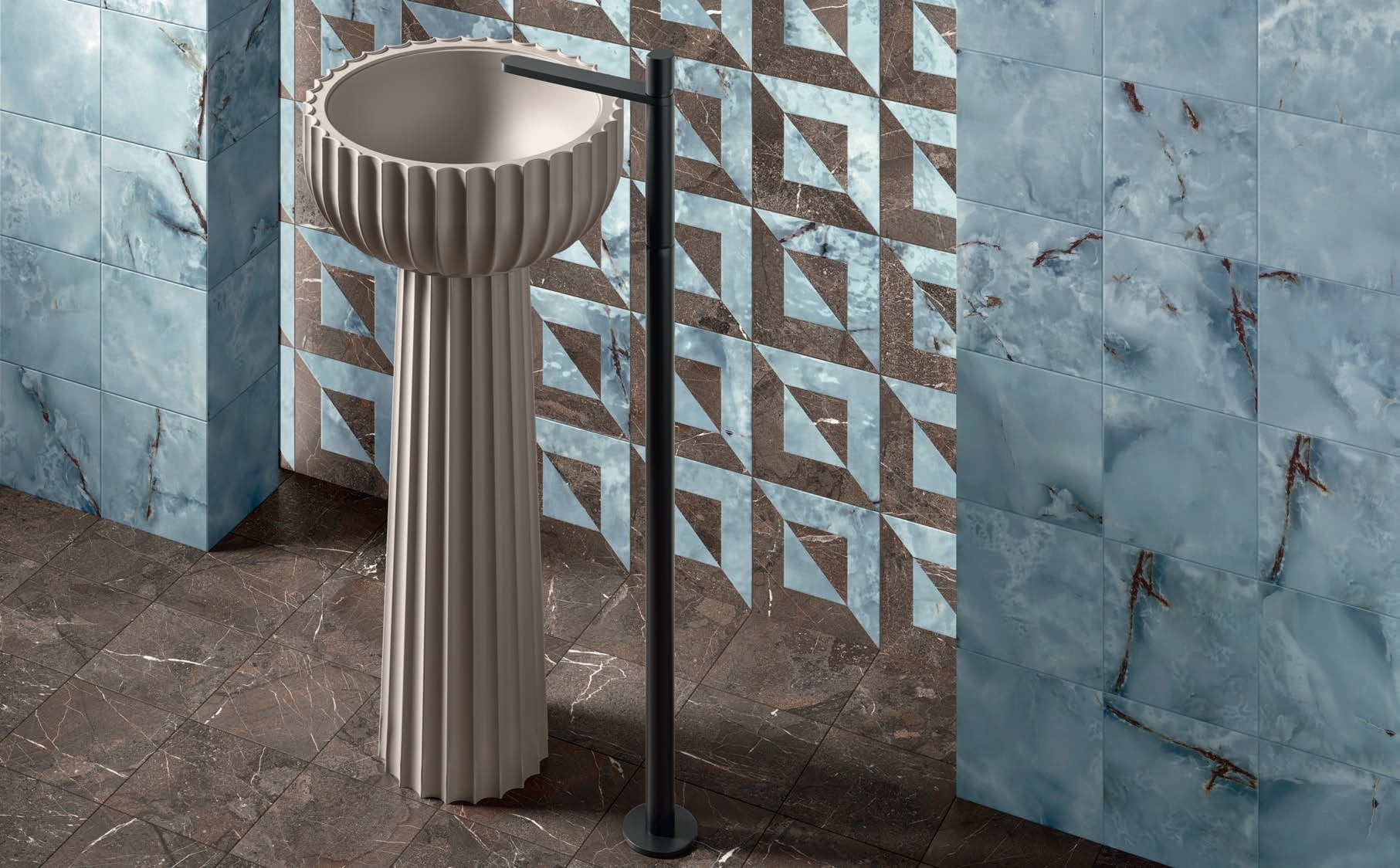 Baie modernă cu accente marmorate | Inspirație Baie Modern
