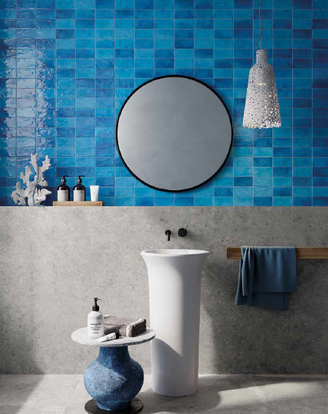 Baie mediteraneană în albastru vibrant | Inspirație Baie Modern