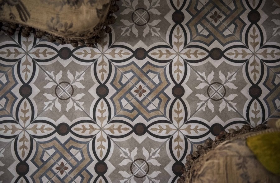 Hol de poveste, cu pattern clasic | Inspirație Baie Modern