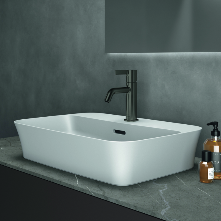 Baie modernă cu accente discrete | Inspirație Baie Modern