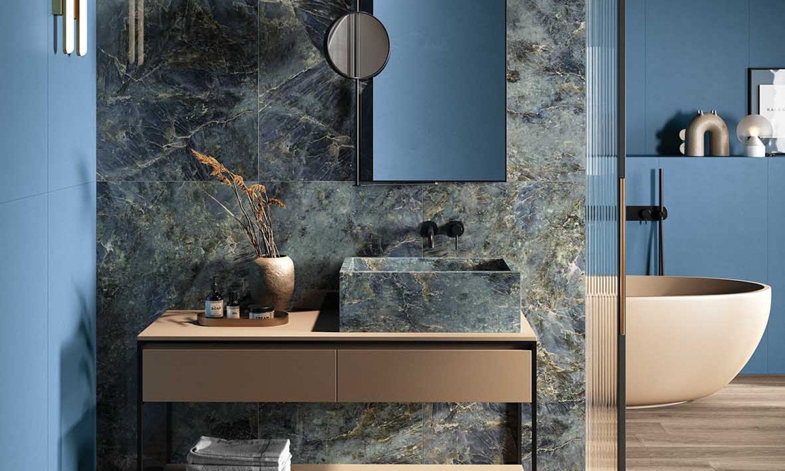 Baie modernă cu accente marmorate | Inspirație Baie Modern