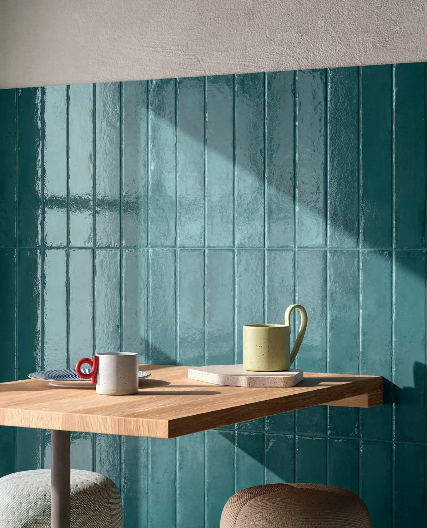 Colț de dining turcoaz urban | Inspirație Baie Modern