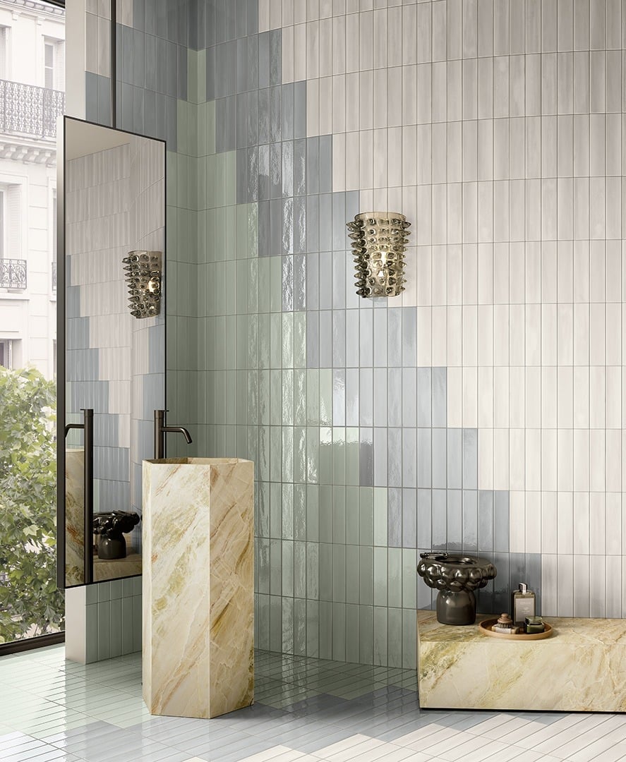 Baie modernă cu accente de marmură | Inspirație Baie Modern