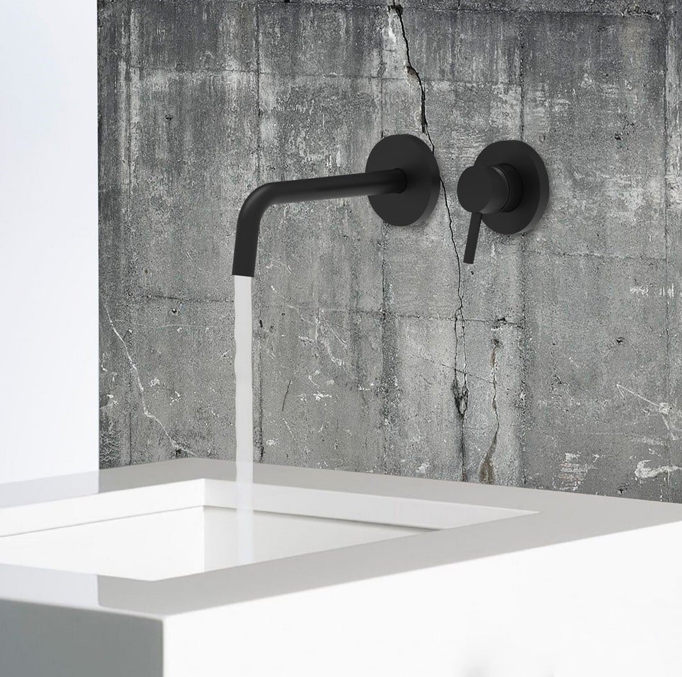 Minimalism brut în baie | Inspirație Baie Minimalist