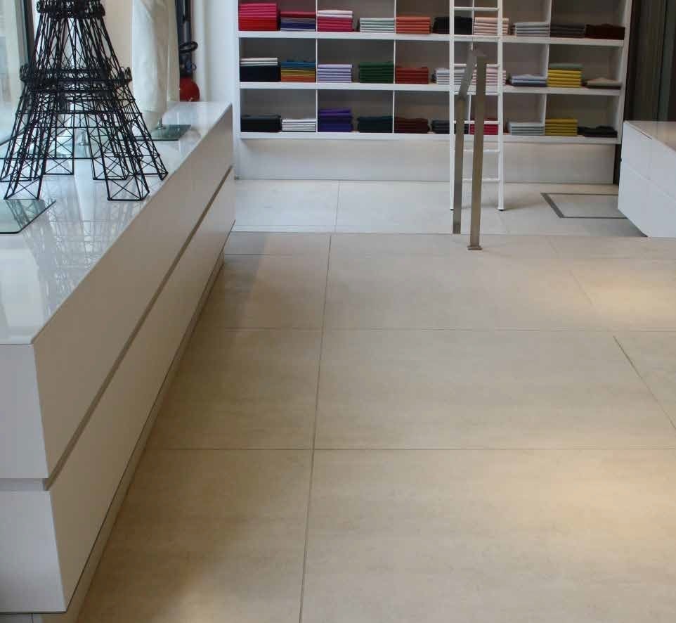 Spațiu comercial minimalist | Inspirație Baie Industrial