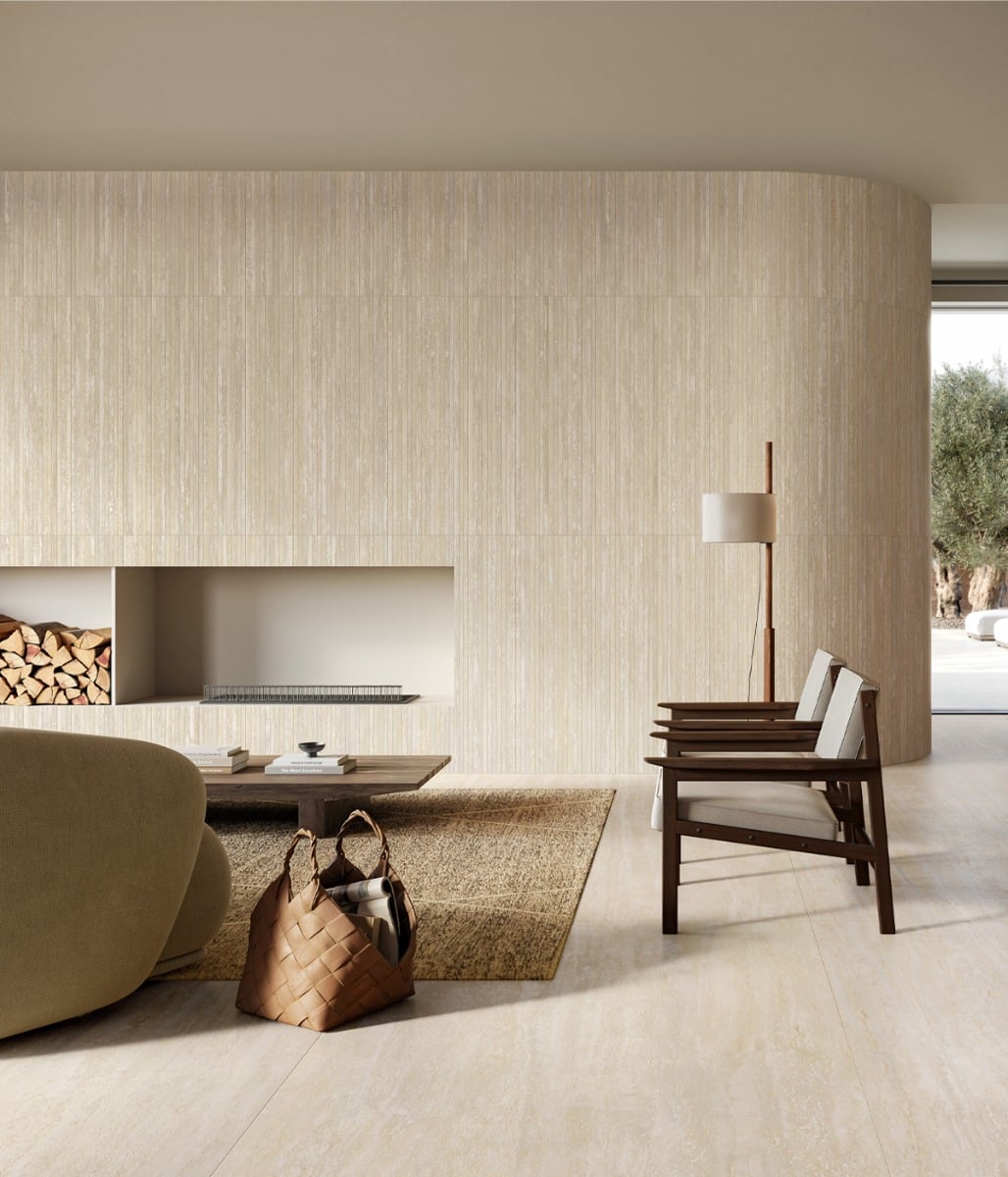 Living mediteranean cu travertin cald | Inspirație Baie Luxe