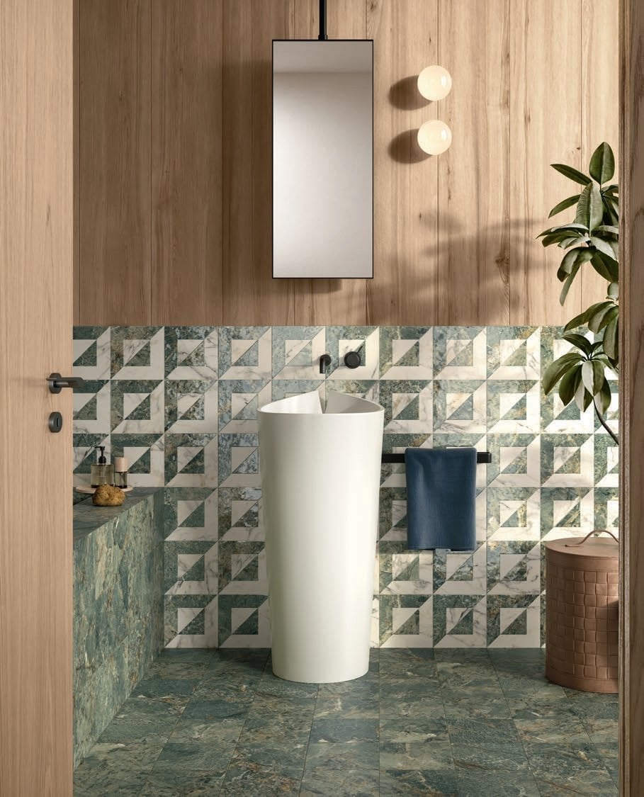 Baie cu accente de marmură verde | Inspirație Baie Modern