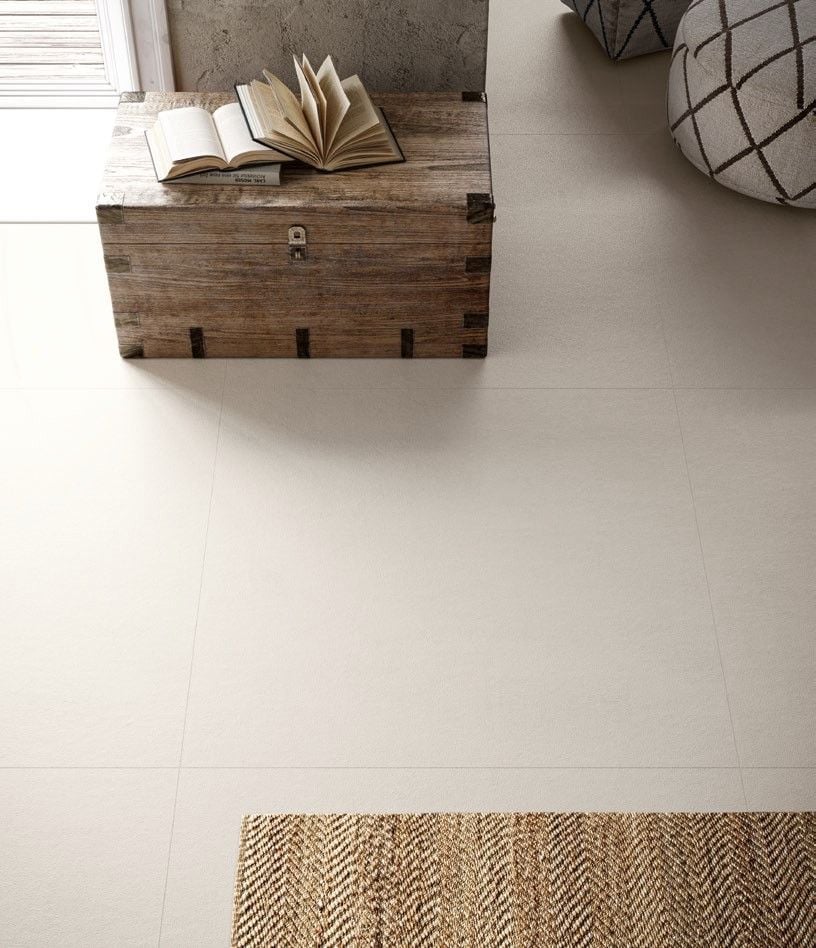 Hol luminos, cu accente rustice | Inspirație Baie Modern