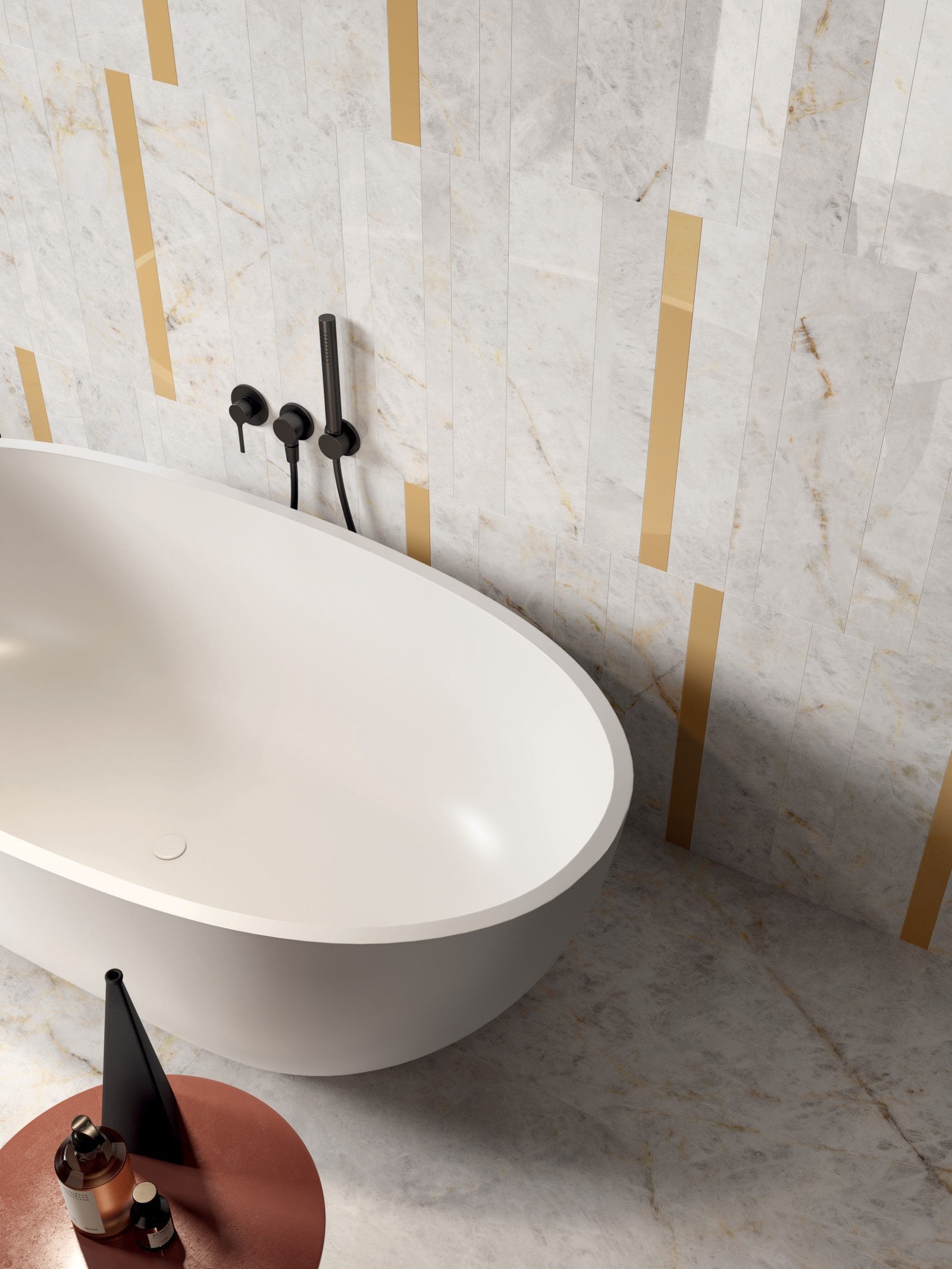 Baie modernă cu accente aurii | Inspirație Baie Modern