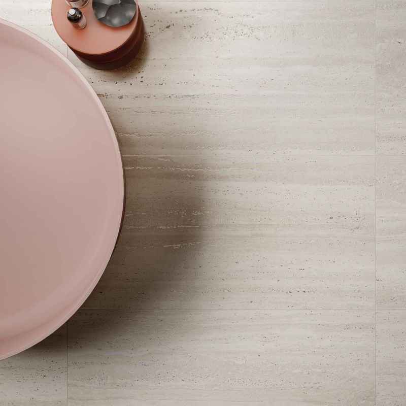 Living modern cu accente calde | Inspirație Baie Modern