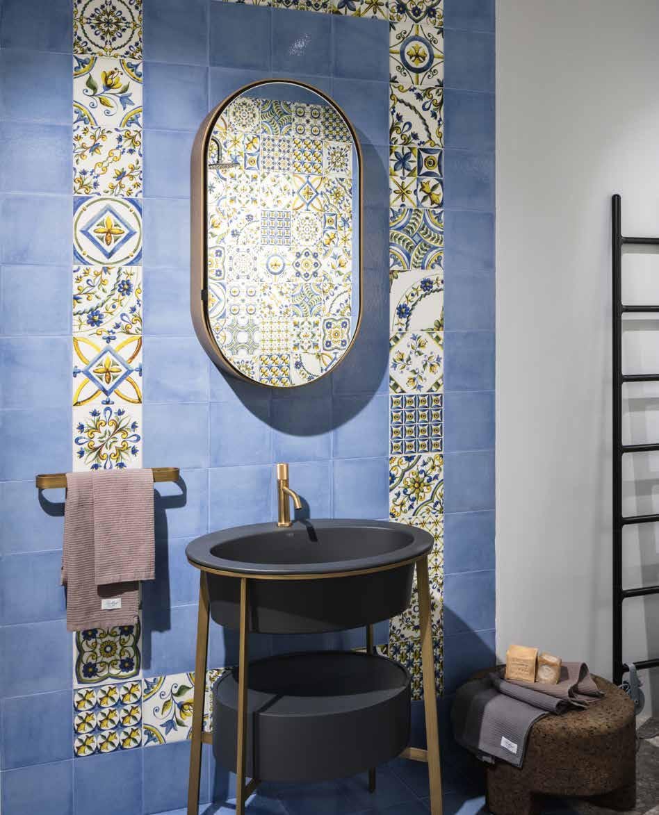Baie mediteraneană cu accente albastre | Inspirație Baie Modern