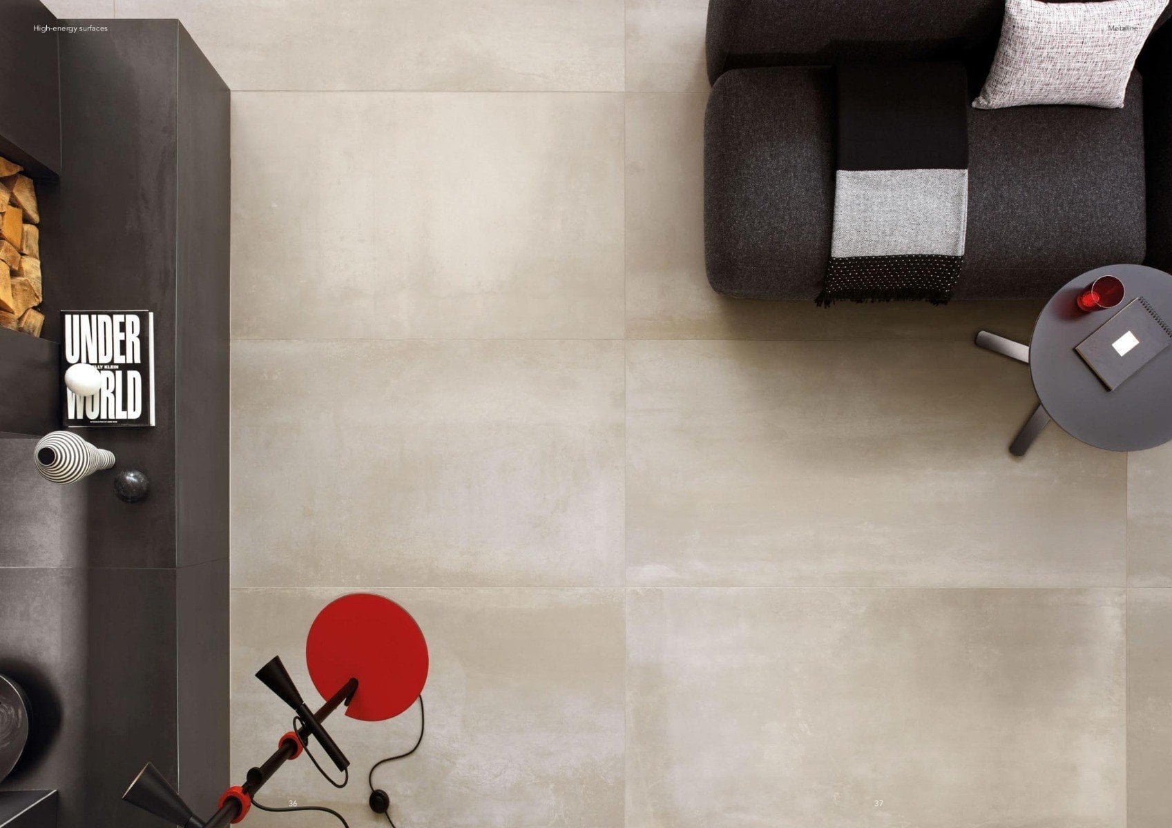 Living modern în tonuri neutre