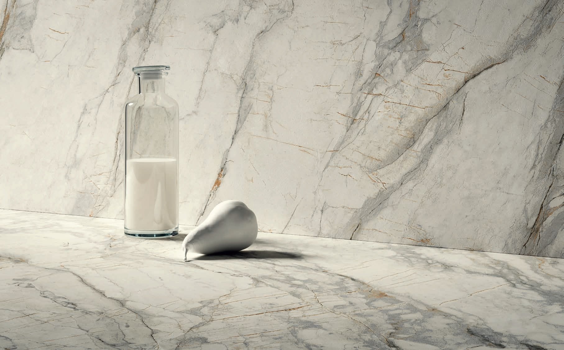 Ambient luminos în marmură caldă | Inspirație Baie Minimalist