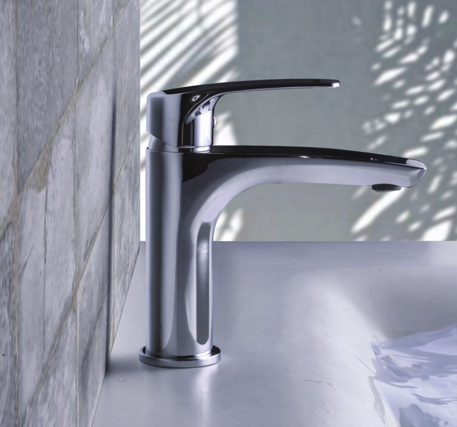Baie modernă cu accente naturale | Inspirație Baie Modern