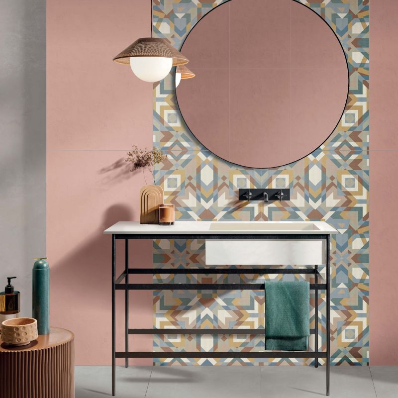 Baie eclectic-urbană în roz cald | Inspirație Baie Modern