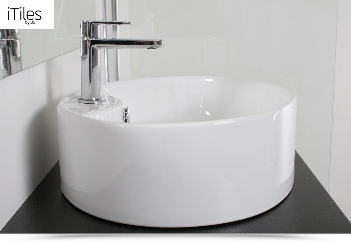 Baie minimalistă în alb și negru | Inspirație Baie Modern