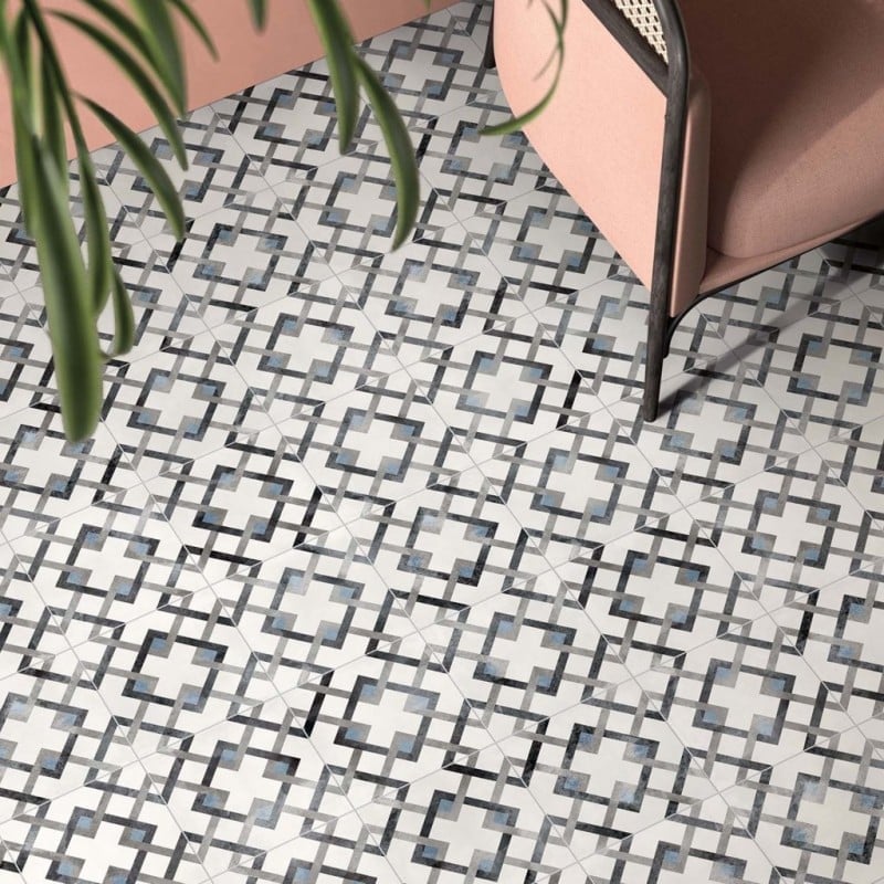 Hol geometric cu accent pastel | Inspirație Baie Modern