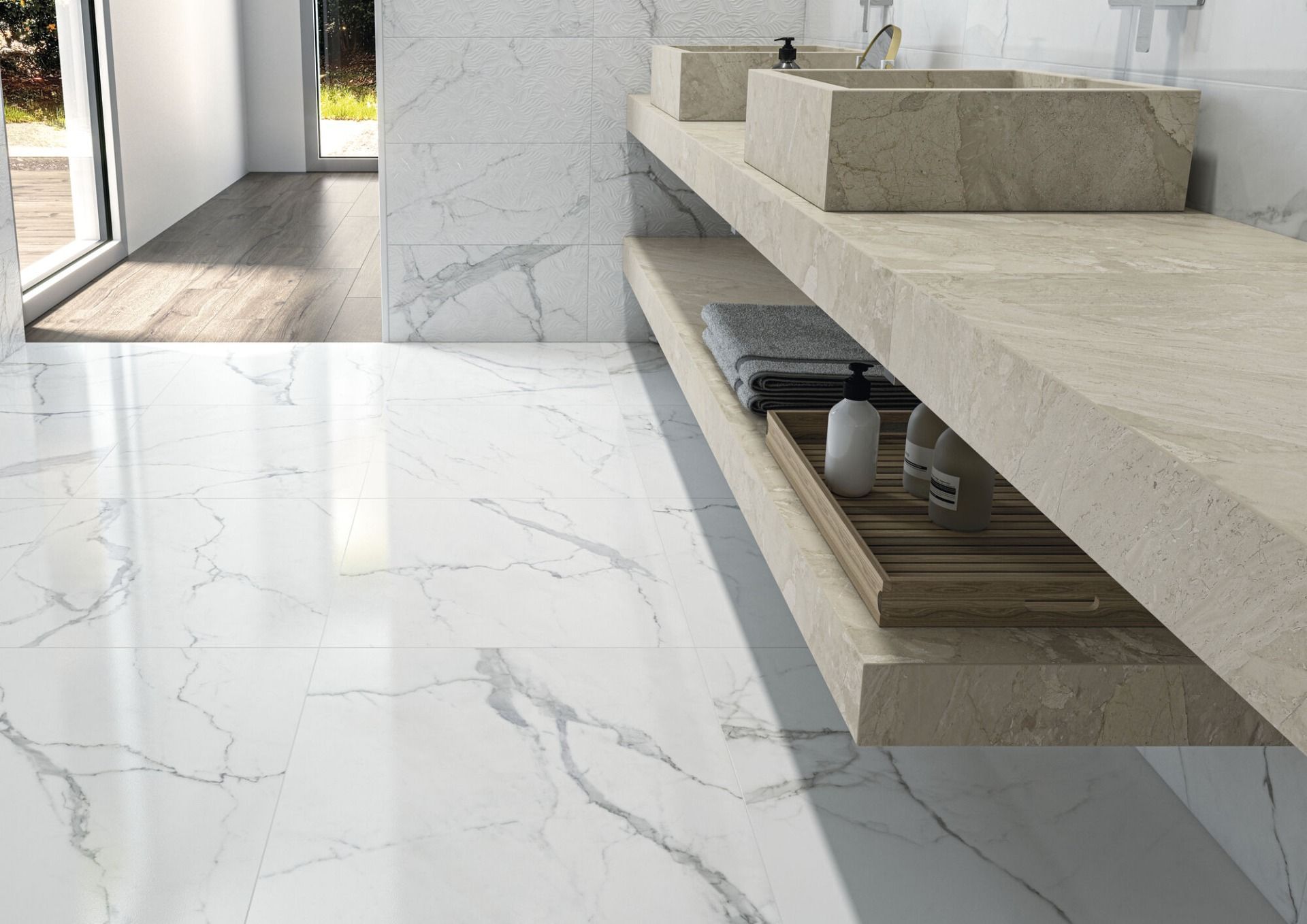 Baie luminoasă, cu accente calde | Inspirație Baie Modern