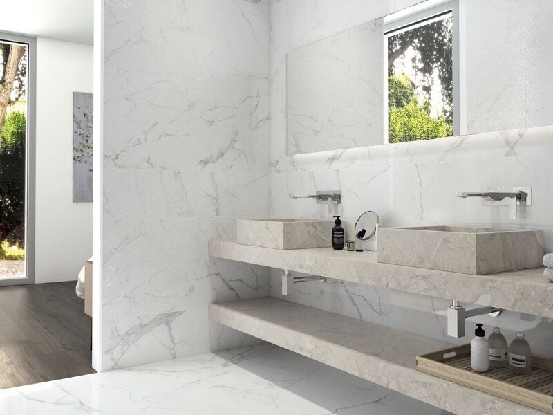 Baie luminoasă, atemporală | Inspirație Baie Modern
