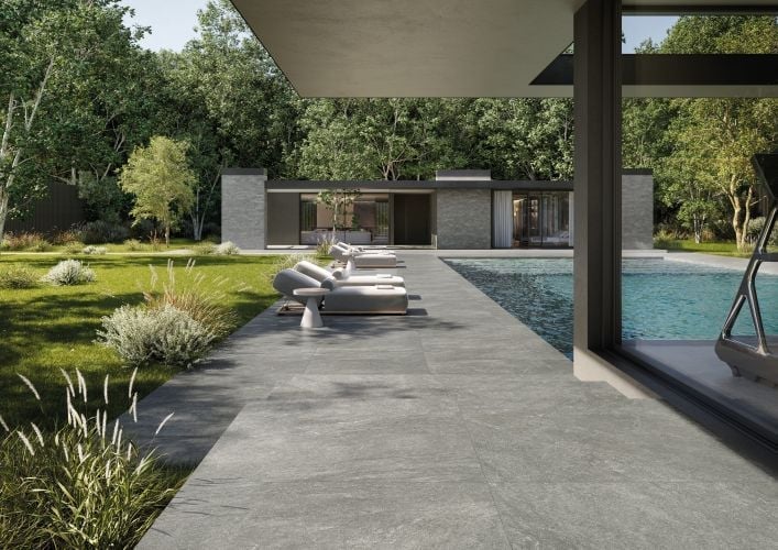 Terasă modernă cu piscină privată | Inspirație Baie Minimalist