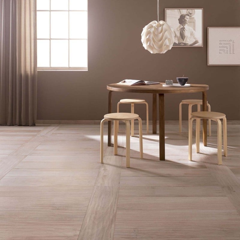 Dining minimalist cu texturi calde