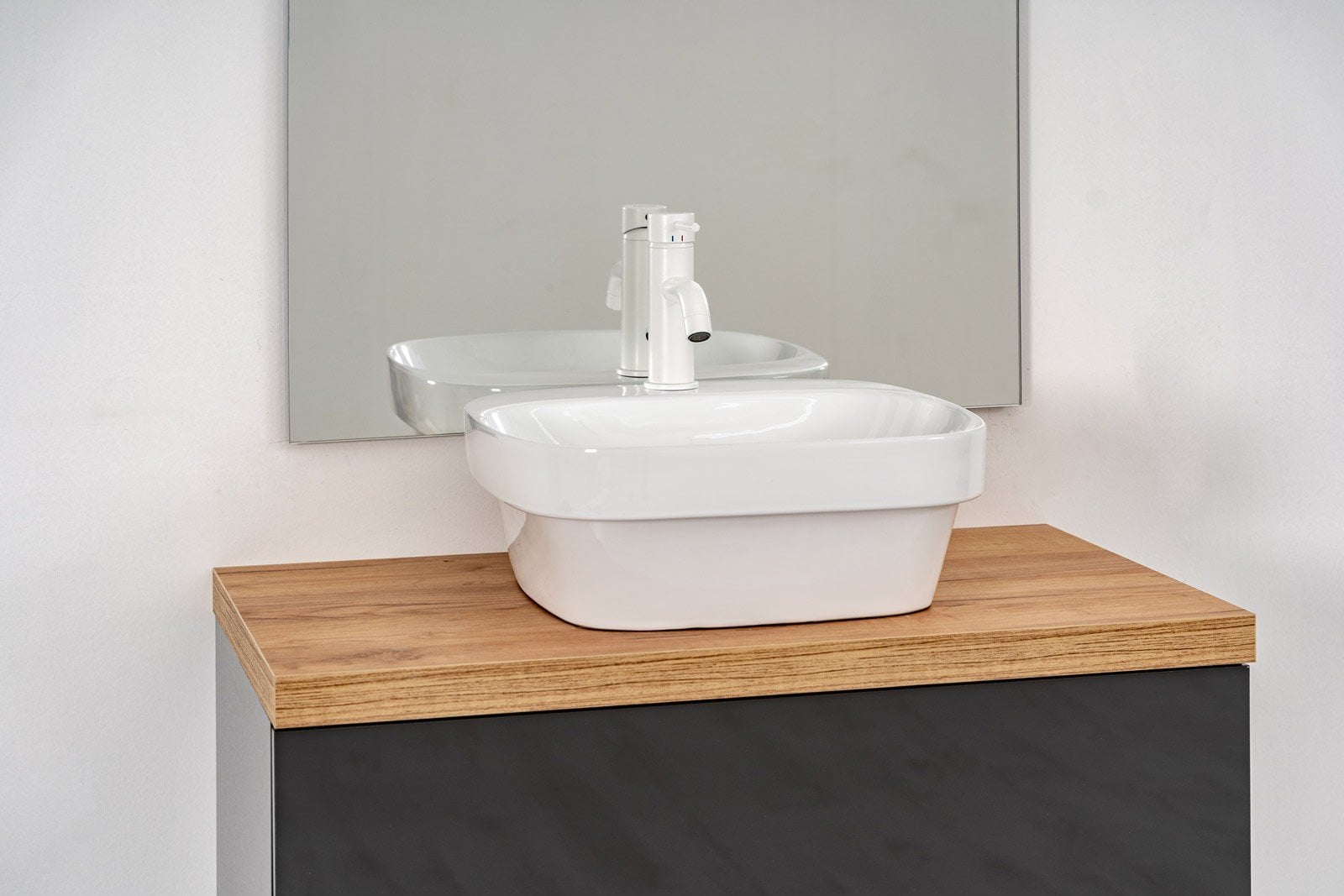 Baie simplă în tonuri calde | Inspirație Baie Modern