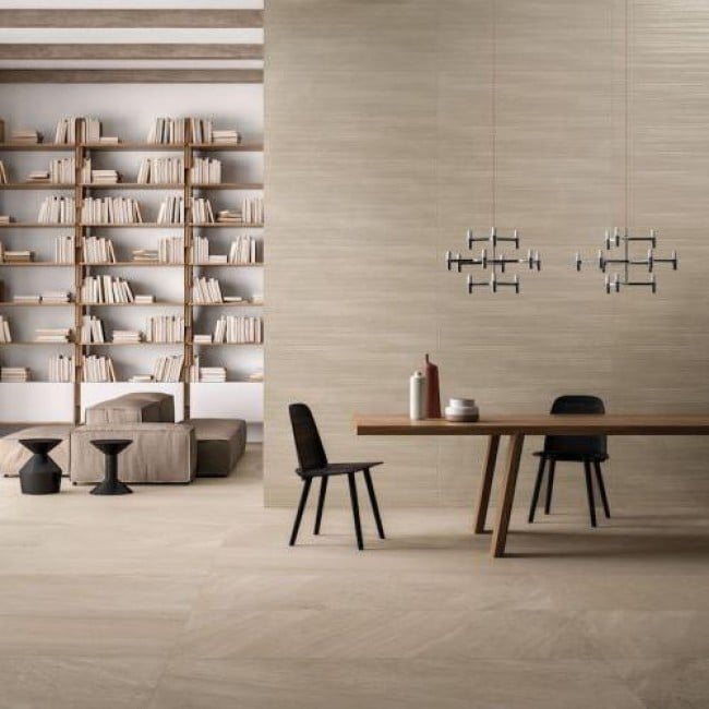 Living cu accente calde de travertin | Inspirație Living Modern
