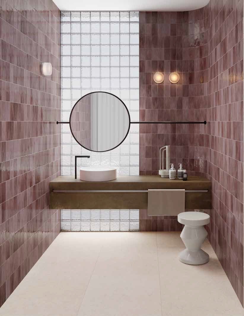 Baie caldă cu accente roșii | Inspirație Baie Modern