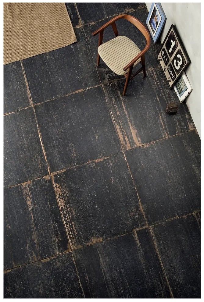 Hol atemporal în lemn ars | Inspirație Living Modern