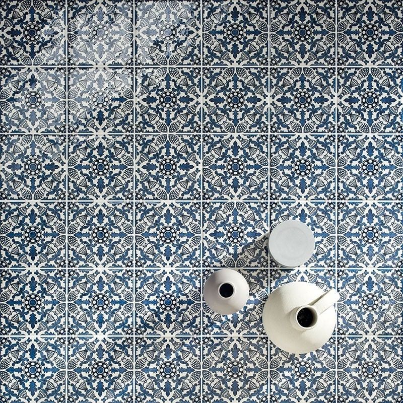 Hol de poveste cu motive florale | Inspirație Baie Modern