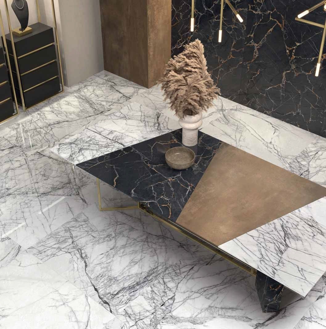 Hol elegant în marmură contrastantă | Inspirație Baie Modern