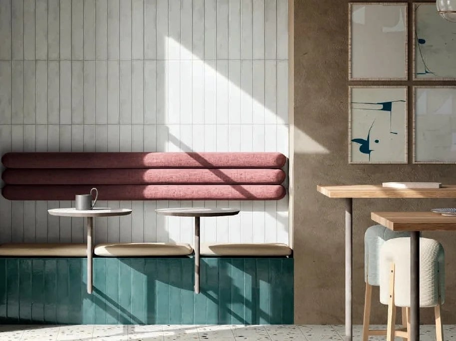Cafenea urbană cu accente vibrante | Inspirație Baie Modern