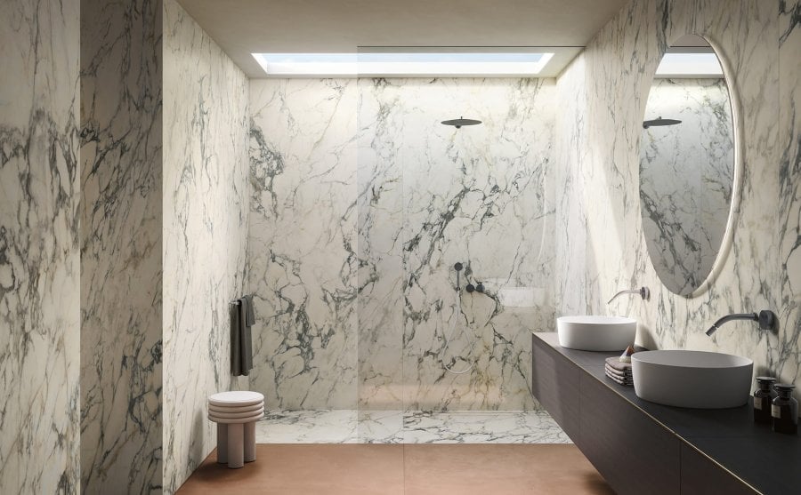Baie spa cu lumină zenitală | Inspirație Baie Modern