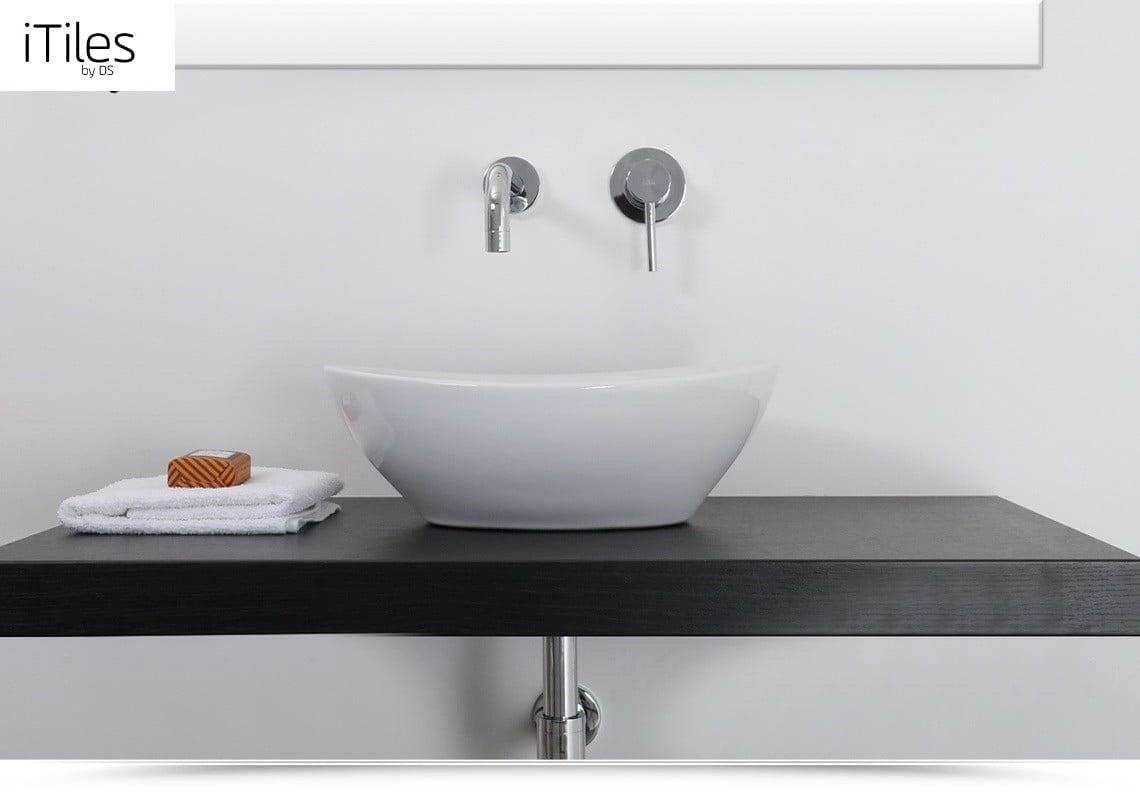 Baie minimalistă, contrast elegant | Inspirație Baie Modern