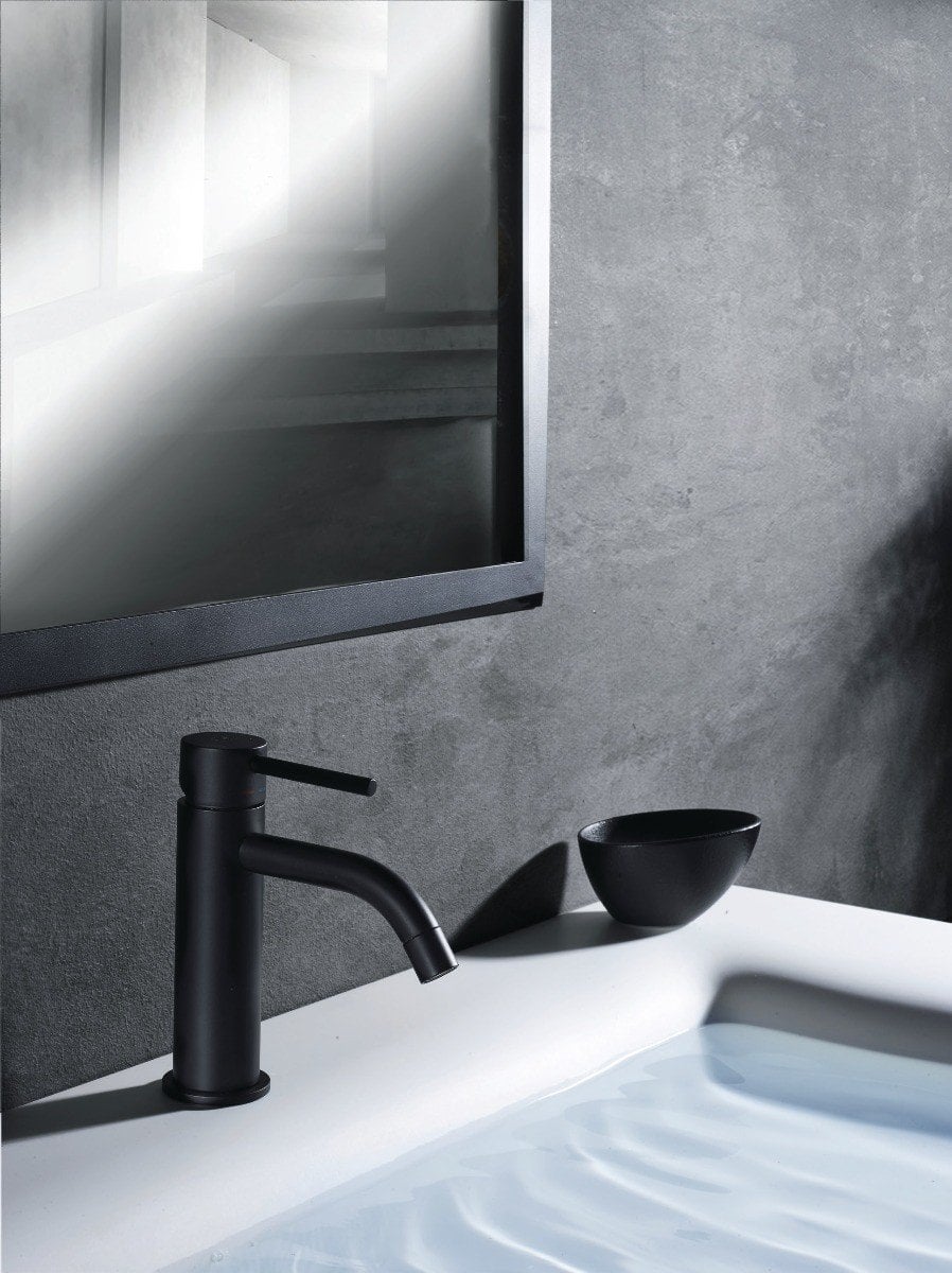 Baie minimalistă în gri urban | Inspirație Baie Minimalist