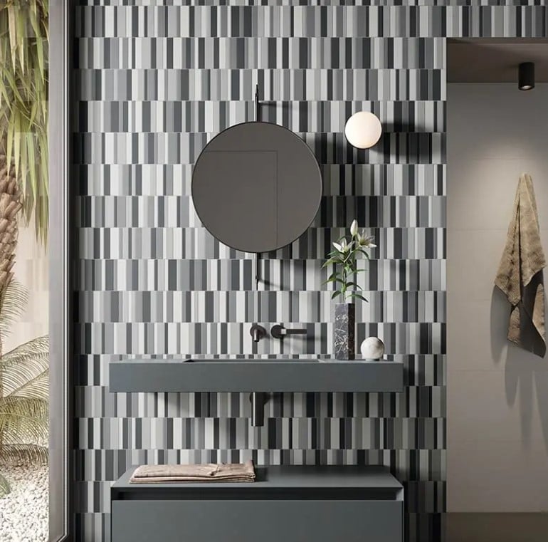Baie modernă cu accente grafice | Inspirație Baie Modern