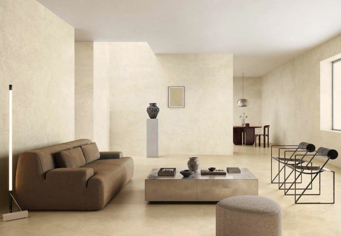 Living minimalist în tonuri calde | Inspirație Baie Minimalist