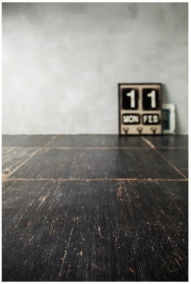 Minimalism tactil cu lemn închis | Inspirație Baie Modern