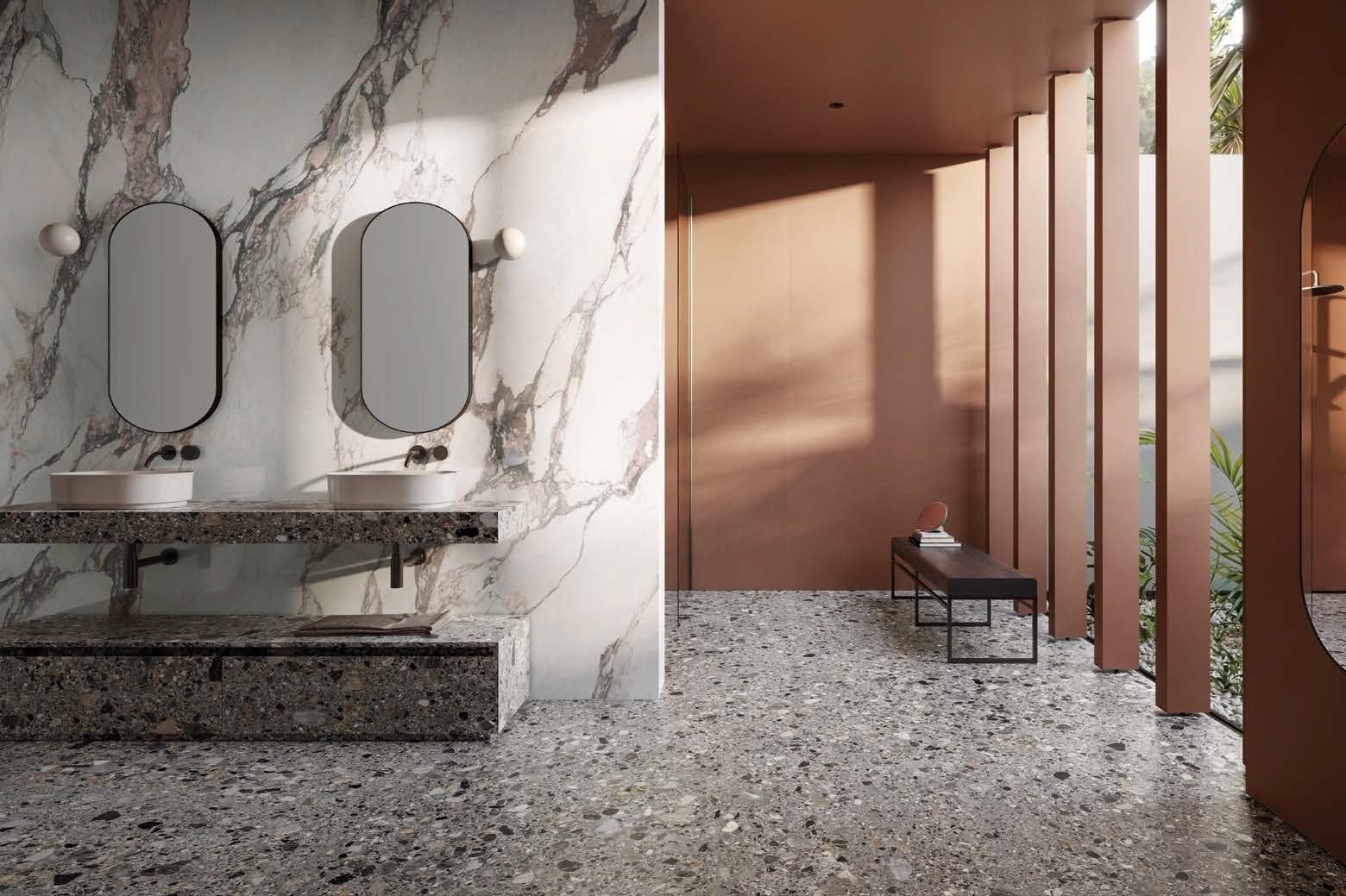 Baie spațioasă cu accente teracotă | Inspirație Baie Modern