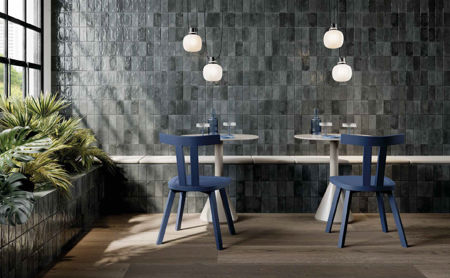 Bistro urban în tonuri nocturne | Inspirație Terasă Modern