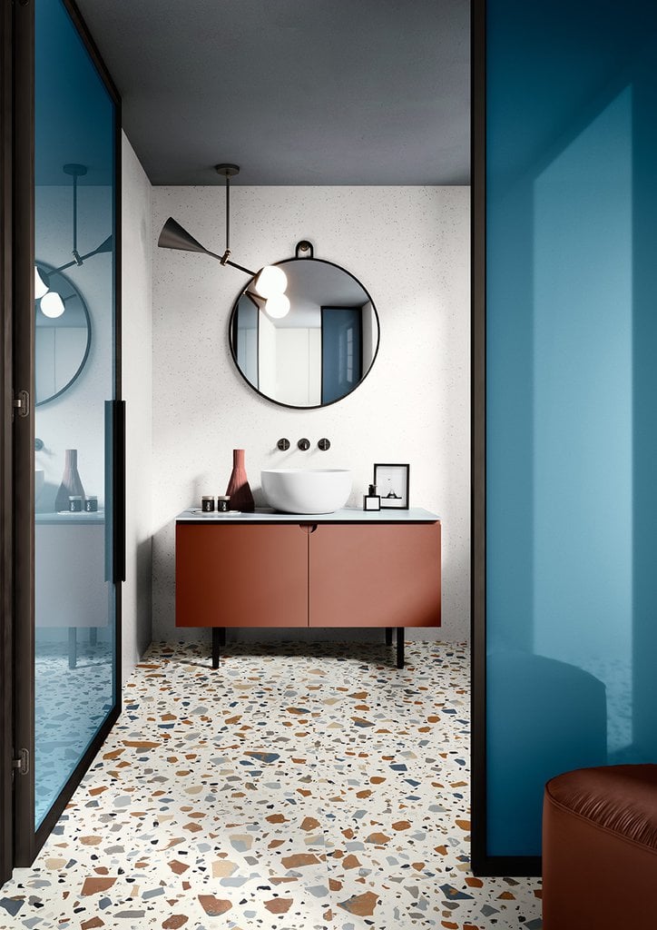 Baie modernă cu accente jucăușe | Inspirație Baie Industrial