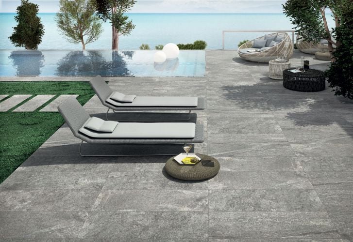 Terasă mediteraneană cu piatră gri | Inspirație Terasă Minimalist