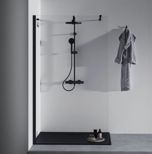 Duș minimalist cu accente negre | Inspirație Baie Minimalist