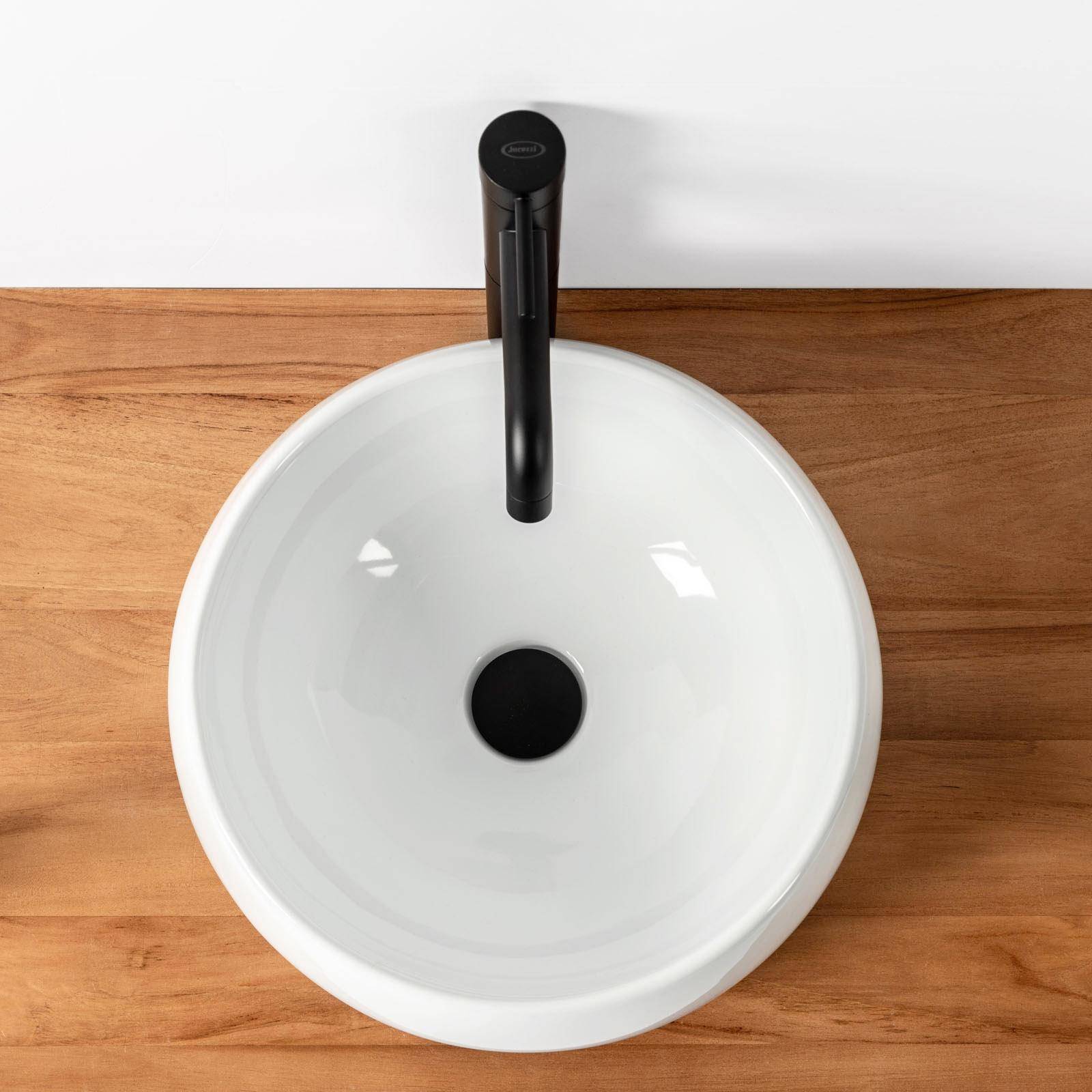 Baie minimalistă cu accente calde | Inspirație Baie Modern