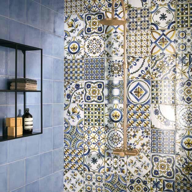 Duș mediteranean cu note vibrante | Inspirație Baie Modern