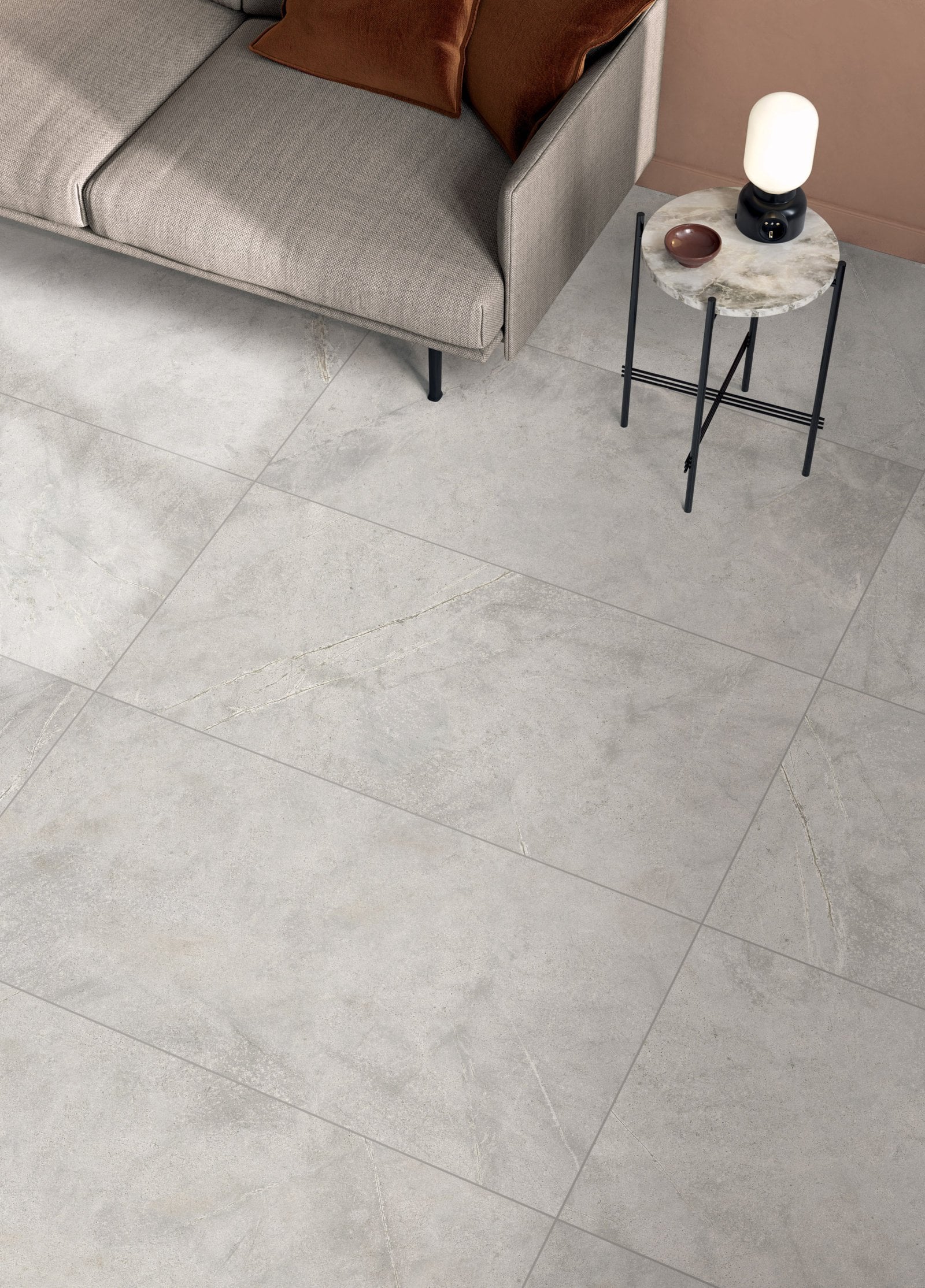 Living minimalist în tonuri reci
