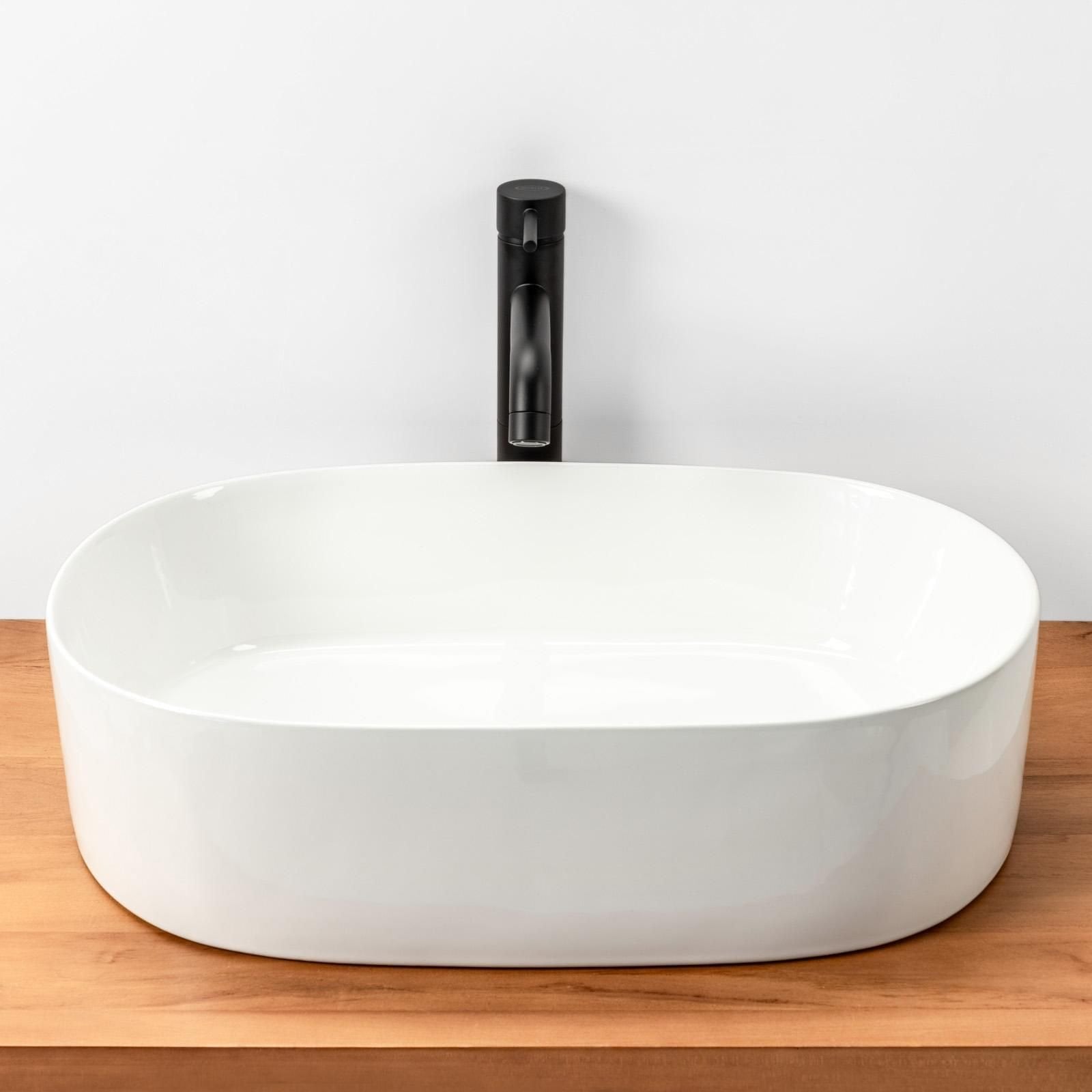 Baie minimalistă cu lemn cald | Inspirație Baie Modern