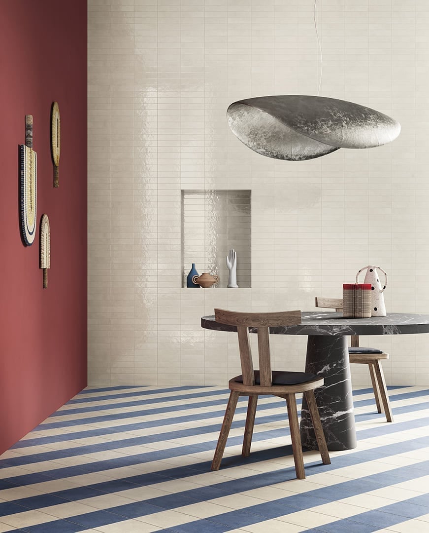 Living eclectic cu accente vibrante | Inspirație Baie Modern
