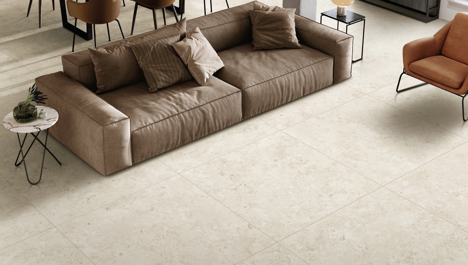 Living minimalist cu accente calde | Inspirație Baie Modern